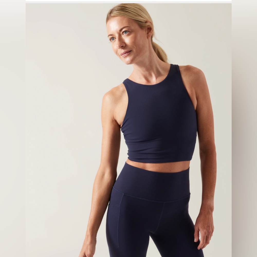Athleta Conscious Crop size Large!